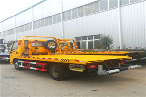 江达附近拖车救援搭电